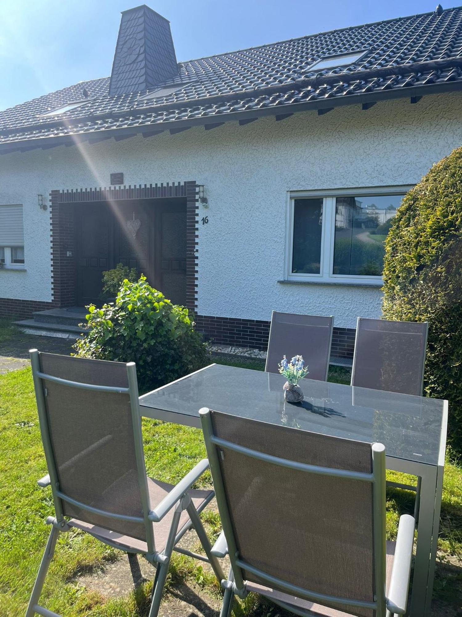 Fewo Hoheeifel, 1 Haus Mit 2 Apartments 5 Schlafzimmer In Kelberg Naehe Nuerburgring Pokój zdjęcie